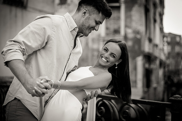 venice-engagement-couple-018