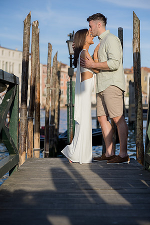 venice-engagement-couple-005