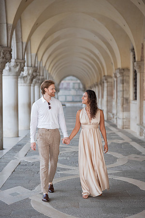 sunrise-engagement-venice-couple-001