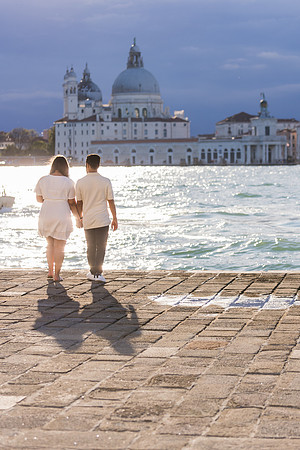 The joy of a proposal captured with the beauty of Venice’s skyline.