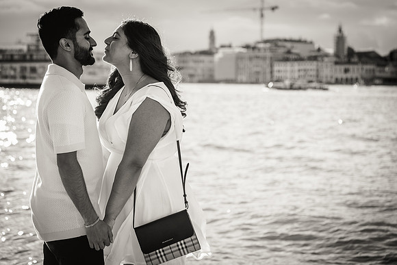 A sunset proposal that captures the essence of love and romance in Venice.