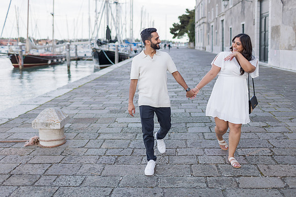 A scenic Venice engagement filled with love and breathtaking beauty.