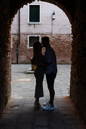 A magical engagement moment where romance meets Venetian elegance.