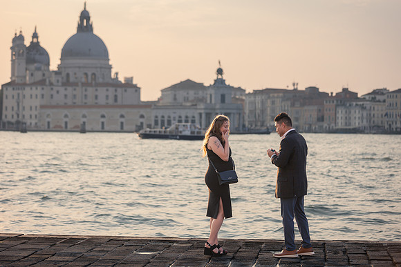 Proposal at sunset with San Giorgio Maggiore background