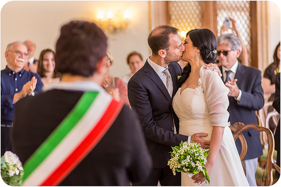 Wedding ceremony with the officiant at a Venice wedding.