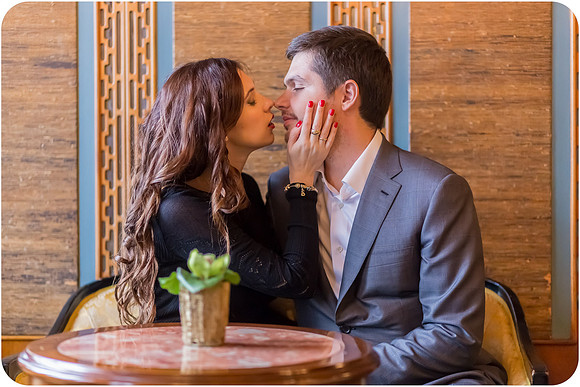 Romantic couple in an elegant Venice photoshoot - Image 19.