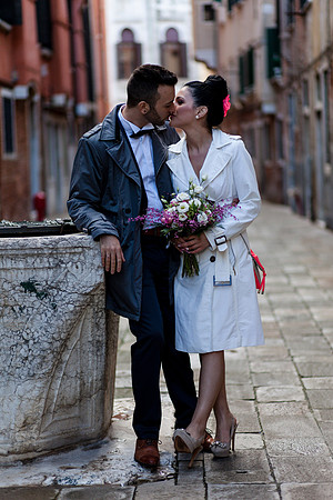Romantic embrace Venice water well