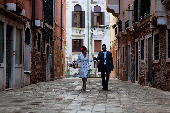 Couple moment Venice water well