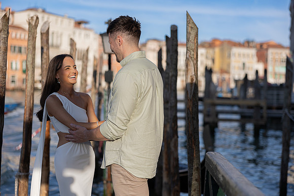 venice-engagement-couple-006