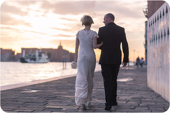 Couple exchanging rings at Palazzo Cavalli Venice