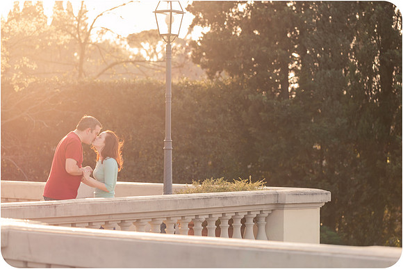 Surprise proposal by the terrace railing in Florence.