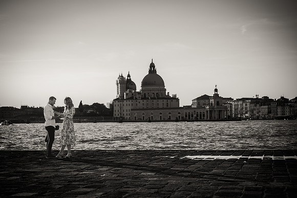 Black and white engagement photo in Venice