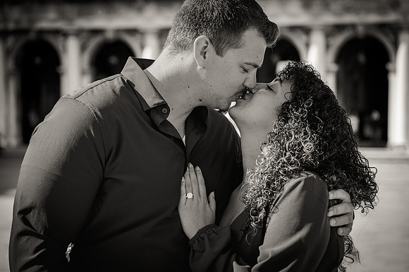 Tender kiss Venetian landmark