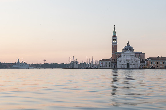 Sunrise behind Basilica di Santa Maria della Salute
