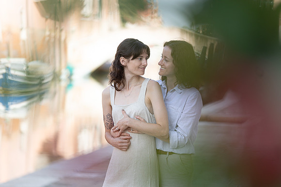 Dreamy portrait of couple during engagement in Venice